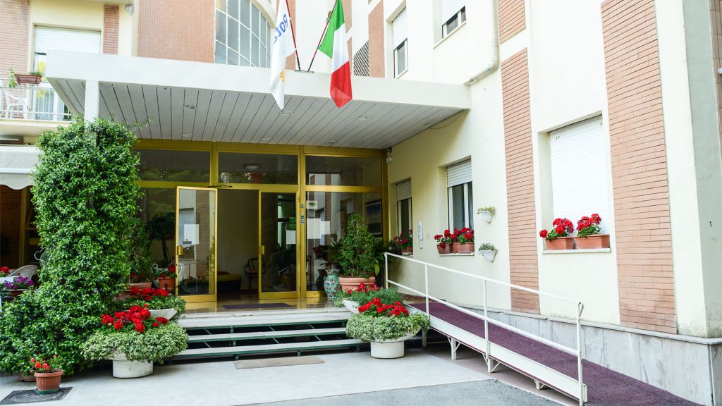 entrance-hotel-terminus-fiuggi-9484